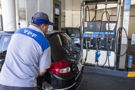 YPF y Axion también aumentaron la nafta