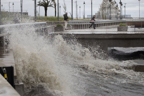 El Río de la Plata sufrirá una crecida sobre sus valores indicados en la tabla de marea (Foto: NA).