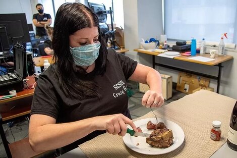 Heather Rendulic, de 29 años, había sufrido un ACV. Participó de la investigación realizada en el Universidad de Pittsburgh y recuperó movilidad en su brazo izquierdo.  (Foto: Universidad de Pittsburgh)