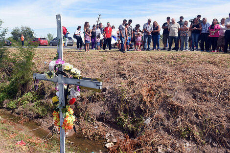 El acto conmemorativo de 2018, en el primer aniversario del fatal siniestro vial. (Fuente: Sebastián Granata)