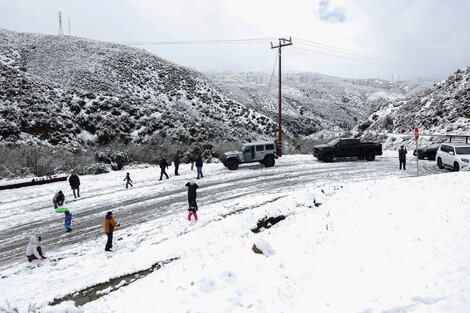 Estados Unidos: inusual tormenta de lluvia y nieve azota California