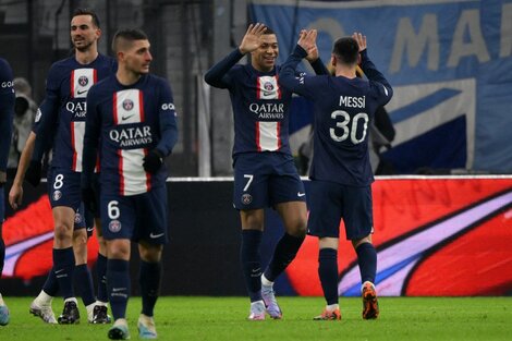 Kylian Mbappé y Lionel Messi consiguieron los goles de su equipo y confirmaron que la conexión entre ambos es total. (Foto: AFP)