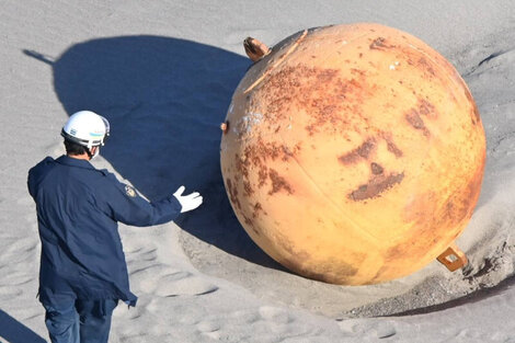 Misterio resuelto: se develó qué era la bola gigante que apareció en el mar de Japón 