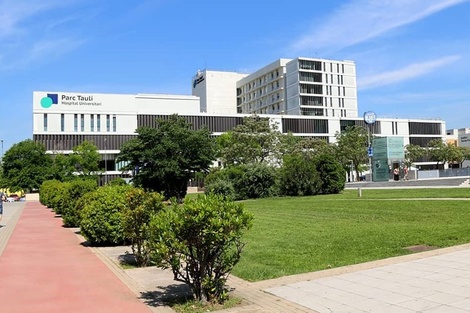 La gemela internada permanece en estado crítico en el Sanatorio Parc Taulí de Sabadell. Imagen: @parctauli. 