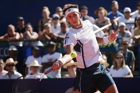 Tomás Etcheverry venció al italiano Fognini y pasó a octavos del ATP de Santiago 