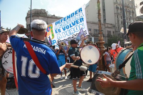 Asamblea Legislativa: Organizaciones sociales y políticas se manifestaron ante el Congreso 