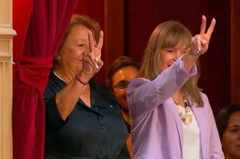 Las rectoras homenajeadas, Lidia Blanco de la Universidad Nacional de la Patagonia y Bohren de la Universidad Nacional de Misiones.