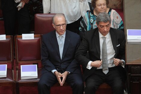 Con la mirada siempre para el frente, Carlos Rosenkrantz y Horacio Rosatti en la Asamblea Legislativa. (Fuente: Bernardino Avila)