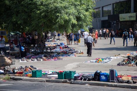 Manteros cortaron la avenida Ramos Mejía en Retiro tras el desalojo de la Ciudad