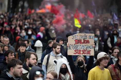 Más de tres millones de franceses salen a la calle para decirle no a la reforma previsional de Emmanuel Macron