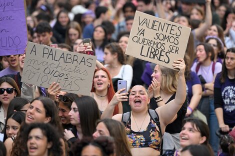 Las divergencias en torno a las leyes trans y del "solo sí es sí" marcan el 8M en España