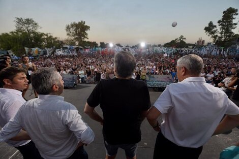 Axel Kicillof y Máximo Kirchner en el plenario de Avellaneda.