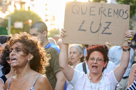 El drama de vivir sin luz: "Nos tratan como si fuéramos números"