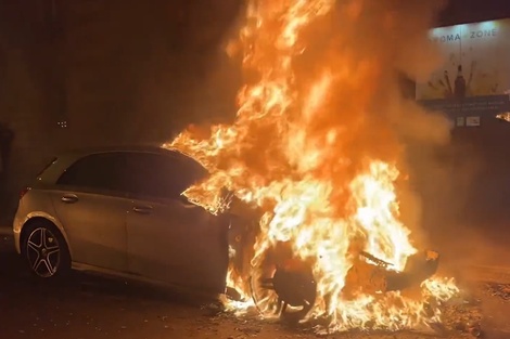 Masivas protestas en Francia por la reforma jubilatoria de Macrón. Imagen: captura de video.