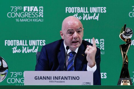 Infantino durante la conferencia de prensa en el 73º Congreso de la FIFA en Kigali, Ruanda (Foto: AFP).