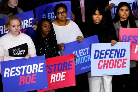 Mujeres de Estados Unidos protestan por la avanzada conservadora de los gobiernos de distintos estados que obstaculizan el acceso al derecho al aborto. (Foto: Télam)