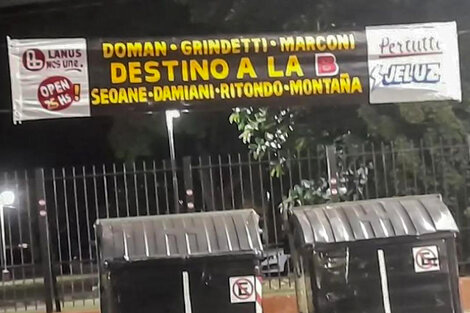 La interna del Rojo se recalentó con la aparición de los pasacalles cerca de la cancha