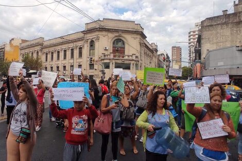 Balvanera: abrazo simbólico a la escuela Mitre