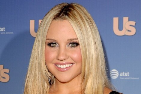 La actriz Amanda Bynes fue internada en un centro psiquiátrico tras deambular desnuda por Los Angeles.