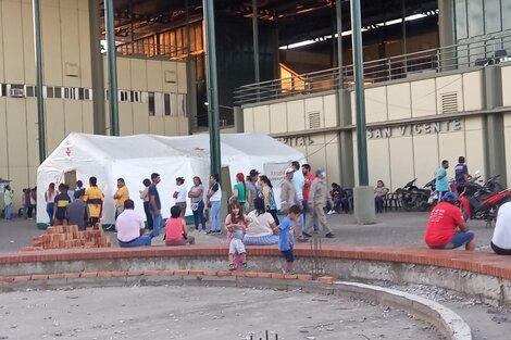 Carpa de la Cruz Roja para atender a pacientes.