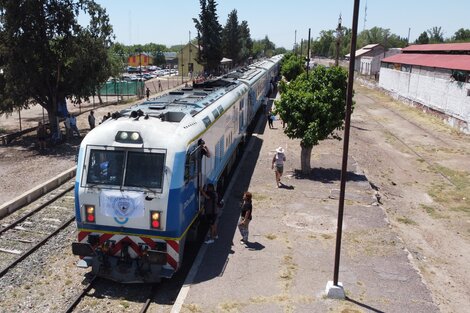 En diciembre se realizó la primera prueba para la puesta en marcha del servicio de trenes que une CABA con Mendoza. Imagen: Télam. 