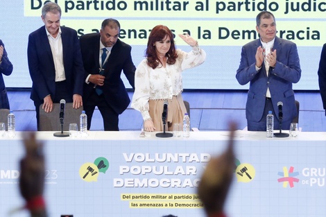 Cristina Kirchner: "Nos persiguen porque igualamos a las sociedades"