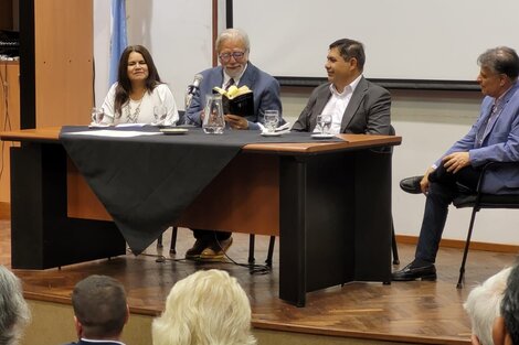 El "Teuco" Castilla recibió el título de Doctor Honoris Causa en la UNSa