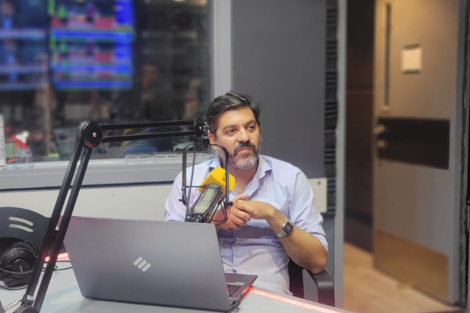 Carlos Bianco: "Vidal escondía los problemas con pauta y propaganda"