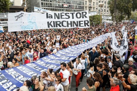 Qué une a la fiesta de Messi con la Plaza del 24 y los bonos de Massa