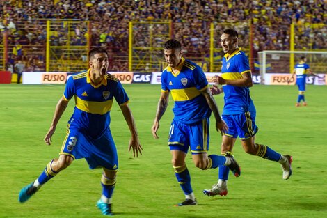 Agustín Sández grita con el alma el primer gol de Boca (Fuente: Télam)