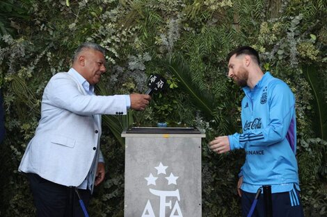 Tapia-Messi, una sociedad que el presidente de la AFA quiere explotar al máximo. (Fuente: Prensa AFA)