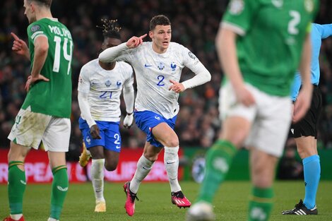 Pavard celebra el gol del triunfo francés.