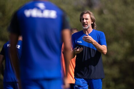 Ricardo Gareca conduce a Vélez (Fuente: NA)