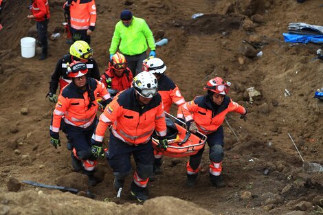 Al menos 21 muertos por el derrumbe de una montaña en Ecuador