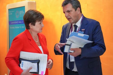 La titular del FMI, Kristalina Georgieva, con el ministro de Economía, Sergio Massa, en el último encuentro del G-20. (Fuente: NA)