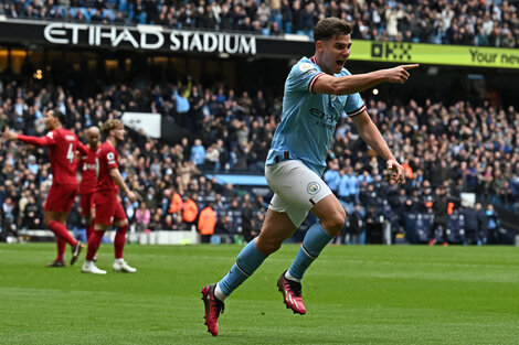 Julián Álvarez fue clave en la goleada del Manchester City