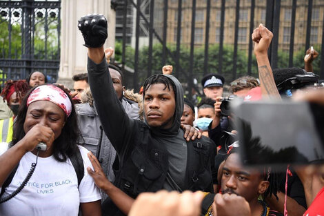 John Boyega: "Mantuve los pies sobre la tierra"