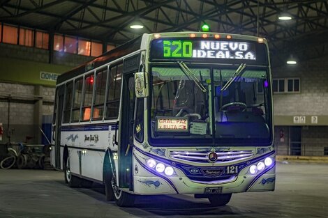 Paro de colectivos por el asesinato de un chofer. Imagen: nuevoidealsa.com.ar