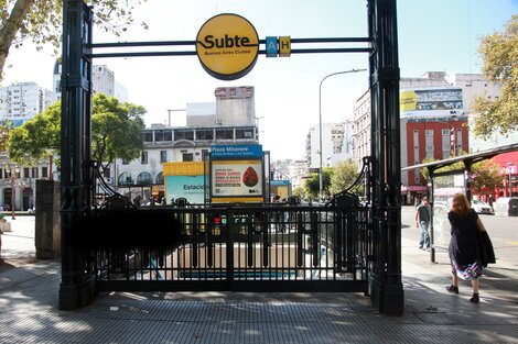 Una de las estaciones de la Línea A, cerrada al público hasta el lunes