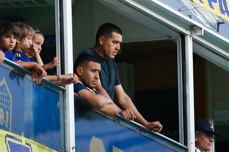 Riquelme y su equipo siguen negociando la llegada del nuevo DT de Boca (Fuente: Fotobaires)