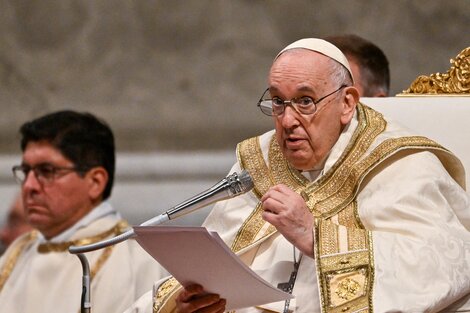 El Papa Francisco reapareció en la Vigilia de Pascua tras su ausencia en el Vía Crucis 