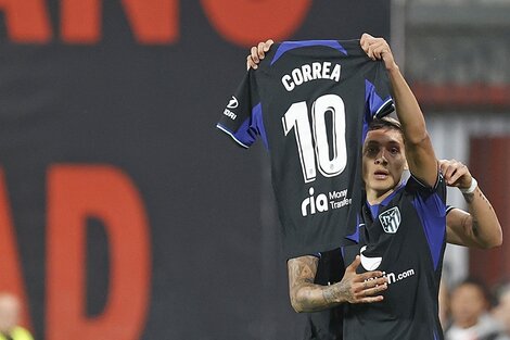 Molina y una dedicatoria especial para Ángel Correa. (Foto: Atlético de Madrid/Twitter)