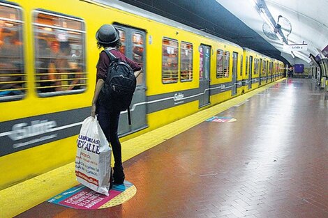 Entre las 14 y 16 de este lunes 10 de abril, las líneas B y C de subte realizaron un paro. (Imagen: Leandro Teysseire)