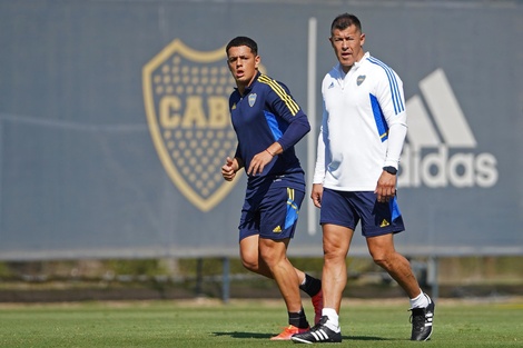 Almirón ya dirigió su primera práctica en Boca. (Fuente: NA)