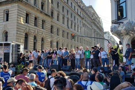 Marcha a Tribunales contra la proscripción de Cristina Kirchner: "Queremos que sea la candidata"  