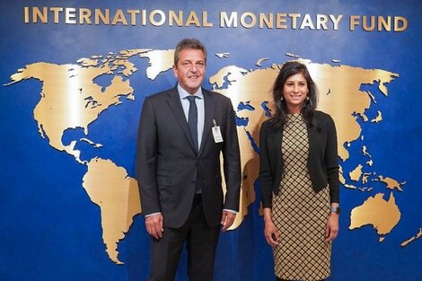 Sergio Massa con Gita Gopinath, subdirectora gerente del FMI.