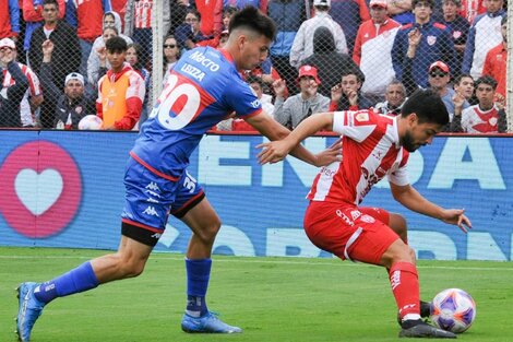 El partido tuvo pocos atractivos en Santa Fe (Fuente: NA)