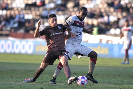 Liga Profesional: sin goles en Vicente López entre Platense y Colón