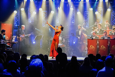 Elizabeth Karayekov Big Band visita por primera vez la ciudad donde su cantante eligió vivir.