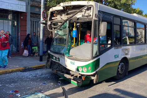 Chocaron dos colectivos en Flores: 35 heridos